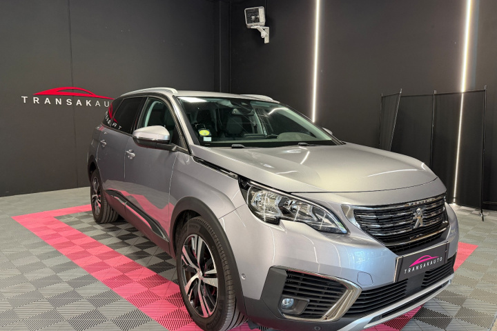 PEUGEOT 5008