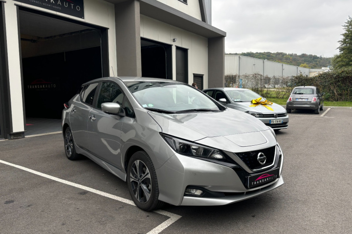 NISSAN LEAF 2021