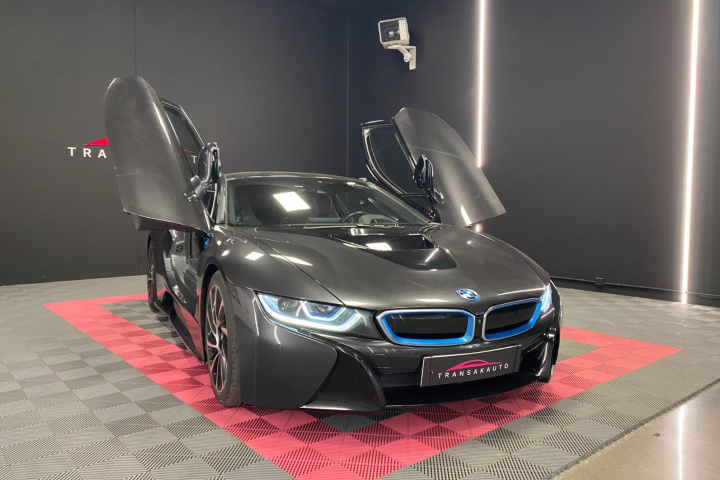 BMW i8 I12