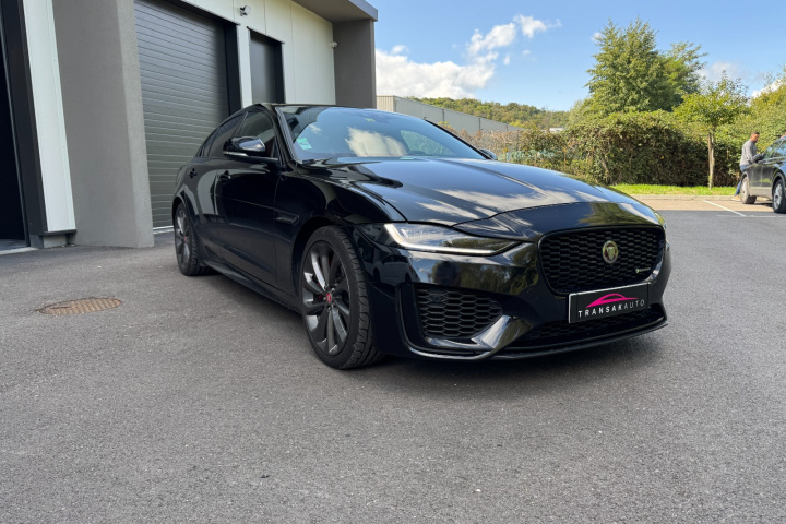 JAGUAR XE