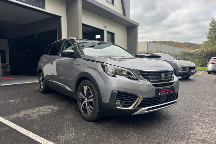 PEUGEOT 5008