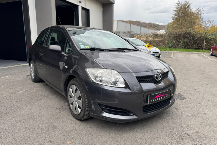 TOYOTA AURIS