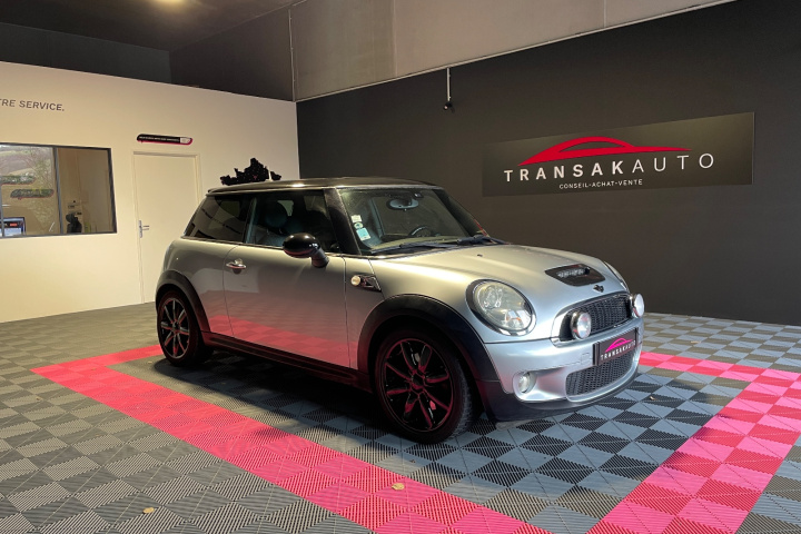 MINI HATCH R56