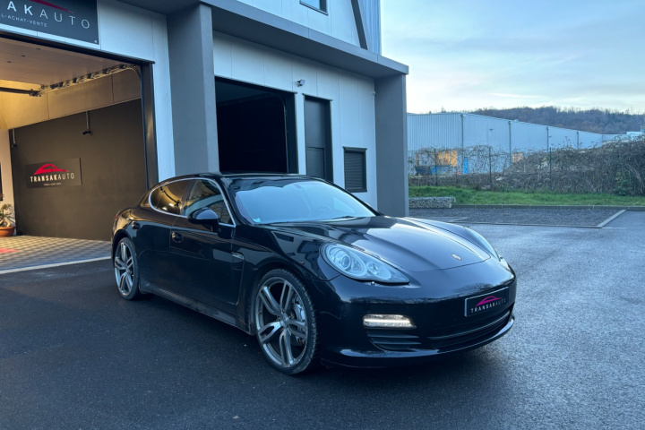 PORSCHE PANAMERA